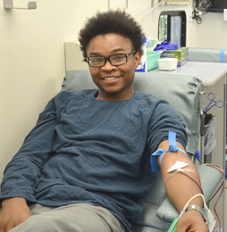 MLK Blood Drive at SWU Malek Martin makes his donation during the MLK Blood Drive Jan. 20 on Southern Wesleyan University’s Central campus. Martin is a sophomore from Anderson majoring in sport management. The blood drive was one of the events organized at Southern Wesleyan to commemorate Martin Luther King Jr.’s birthday. The Blood Connection extended its hours for the drive, due to their current shortage of blood supplies. Sixty-six units were donated during the drive. For details about the Blood Connection, visit thebloodconnection.org.