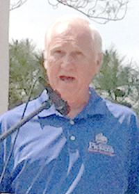 Jason Evans/Courier Mayor David Owens reads a proclamation declaring May 7 “A.R. Lewis Elementary School Day” in the city of Pickens. 