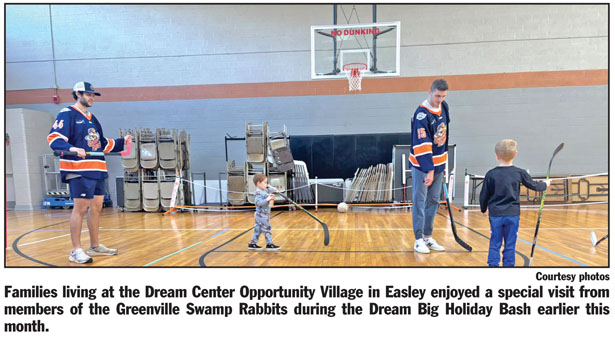 Greenville Swamp Rabbits, Carolina Handling host Christmas event for mothers and children